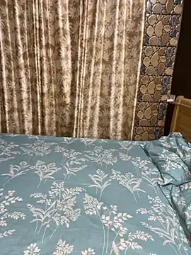 SIZZLER 1100 online show from September 21, 2025, 8:25 pm