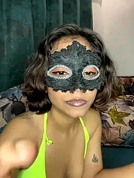 SIZZLER 1100 online show from October 3, 2025, 7:59 pm