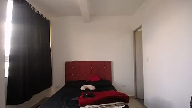 Snapshot of yohacriss chatting on November 22, 2025, 6:51 pm yohacriss online show from November 22, 2025, 6:51 pm