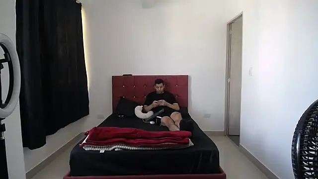 Snapshot of yohacriss chatting on November 23, 2025, 1:32 pm yohacriss online show from November 23, 2025, 1:32 pm