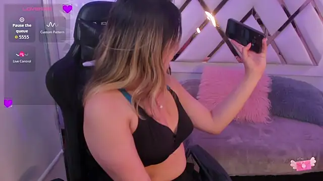 Snapshot of Jenny_Wolridge_ chatting on October 27, 2025, 6:42 pm Jenny Wolridge online show from October 27, 2025, 6:42 pm