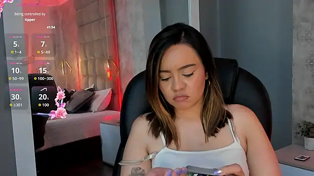 Sky Junne online show from February 10, 2026, 6:07 pm