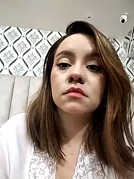 Sky Junne online show from September 18, 2025, 7:17 pm