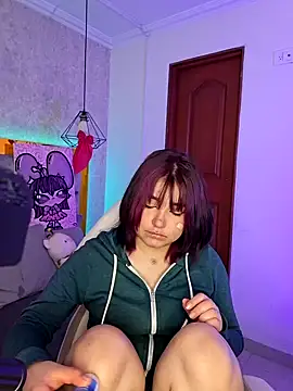 sophiievv online show from December 19, 2025, 6:43 pm