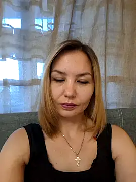 VeroLoverx online show from September 8, 2025, 3:11 pm