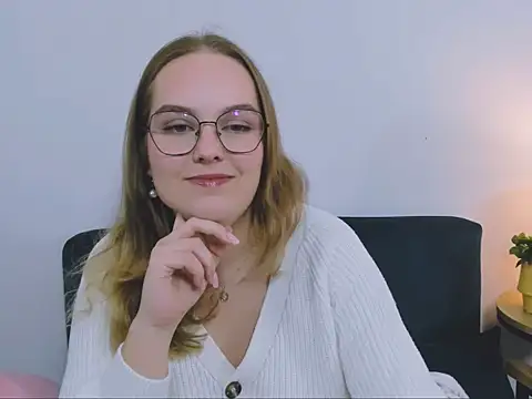 Snapshot of AliceCrazy69 chatting on December 18, 2025, 4:00 pm AliceCrazy69 online show from December 18, 2025, 4:00 pm