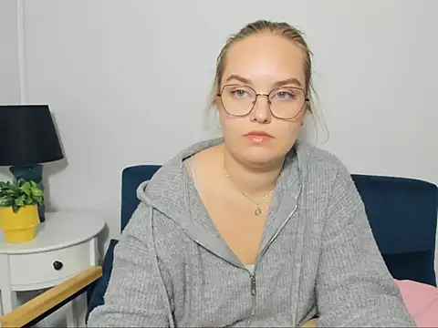 Snapshot of AliceCrazy69 chatting on October 30, 2025, 2:36 pm AliceCrazy69 online show from October 30, 2025, 2:36 pm