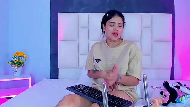 Snapshot of SammyRose_ chatting on November 10, 2025, 7:24 am SammyRose online show from November 10, 2025, 7:24 am