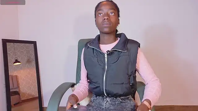 Snapshot of katia_green1 chatting on December 16, 2025, 12:20 pm katia green1 online show from December 16, 2025, 12:20 pm