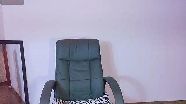 Snapshot of katia_green1 chatting on February 7, 2026, 11:51 am katia green1 online show from February 7, 2026, 11:51 am