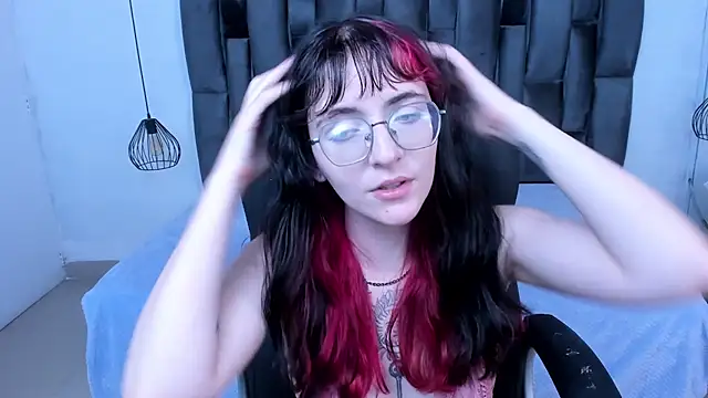 AfroditaLeclair online show from October 19, 2025, 6:32 pm