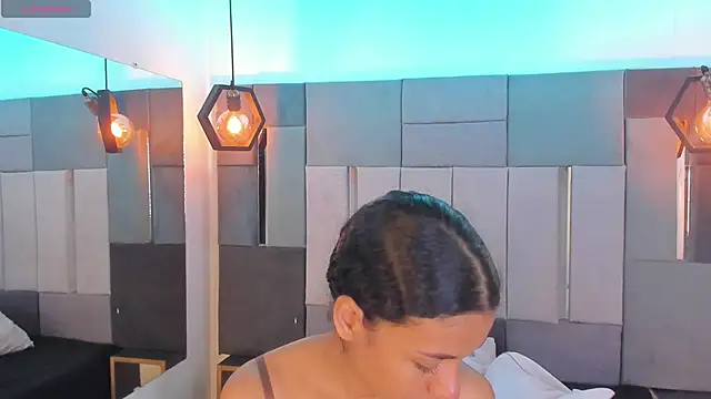 Snapshot of VictoriaDuart chatting on February 25, 2026, 9:03 pm VictoriaDuart online show from February 25, 2026, 9:03 pm