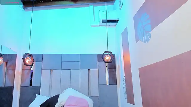 Snapshot of VictoriaDuart chatting on February 5, 2026, 8:26 pm VictoriaDuart online show from February 5, 2026, 8:26 pm