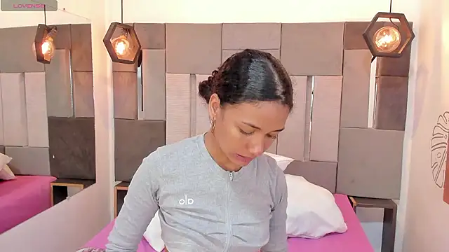 Snapshot of VictoriaDuart chatting on February 6, 2026, 7:43 pm VictoriaDuart online show from February 6, 2026, 7:43 pm