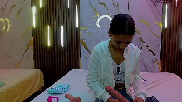 Snapshot of VictoriaDuart chatting on December 15, 2025, 8:47 pm VictoriaDuart online show from December 15, 2025, 8:47 pm