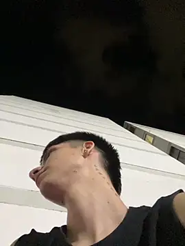 Snapshot of Luck__090 chatting on September 15, 2025, 4:35 am Luck 090 online show from September 15, 2025, 4:35 am