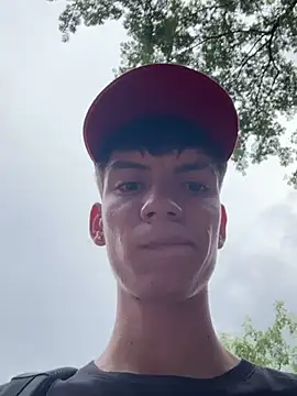 Snapshot of Luck__090 chatting on September 29, 2025, 8:47 pm Luck 090 online show from September 29, 2025, 8:47 pm