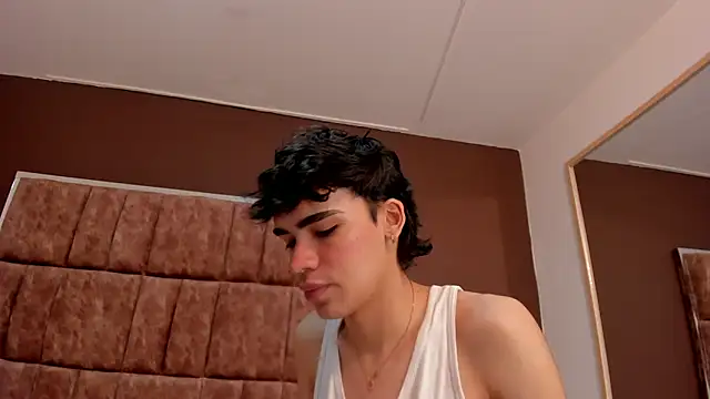 Snapshot of JoeCollins_ chatting on September 30, 2025, 11:44 pm JoeCollins online show from September 30, 2025, 11:44 pm