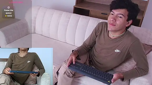 E R O S  online show from September 24, 2025, 9:10 pm