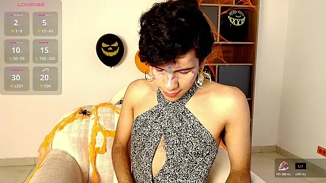 E R O S  online show from October 31, 2025, 9:32 pm