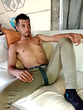 Snapshot of AlphaAlterX chatting on September 27, 2025, 7:42 pm AlphaAlterX online show from September 27, 2025, 7:42 pm