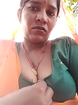 Snapshot of Hot_Seema83 chatting on October 14, 2025, 11:44 am Hot Seema83 online show from October 14, 2025, 11:44 am