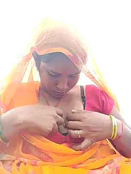 Snapshot of Hot_Seema83 chatting on November 4, 2025, 9:13 am Hot Seema83 online show from November 4, 2025, 9:13 am