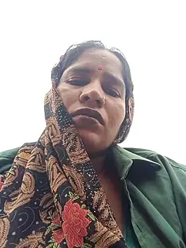 Snapshot of Hot_Seema83 chatting on October 25, 2025, 5:28 am Hot Seema83 online show from October 25, 2025, 5:28 am