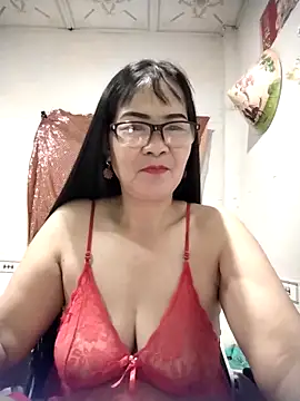 Snapshot of Ki_xxx chatting on February 9, 2026, 9:57 pm Ki xxx online show from February 9, 2026, 9:57 pm