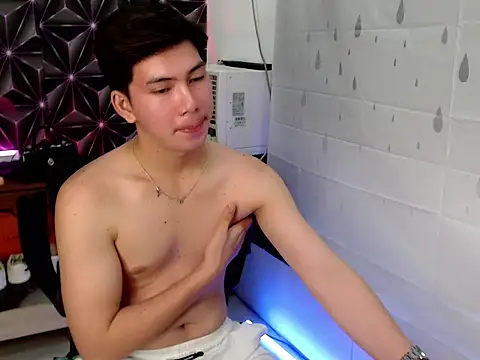 ursweet jade online show from November 9, 2025, 11:47 am