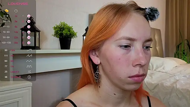 JuliannaWenger online show from September 22, 2025, 4:35 pm