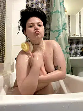 Snapshot of GoddessDarina chatting on October 21, 2025, 1:54 pm GoddessDarina online show from October 21, 2025, 1:54 pm