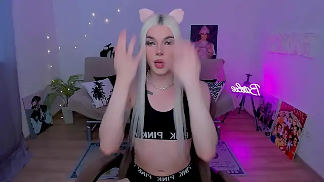 Snapshot of YourTrixie chatting on February 2, 2026, 6:12 am YourTrixie online show from February 2, 2026, 6:12 am