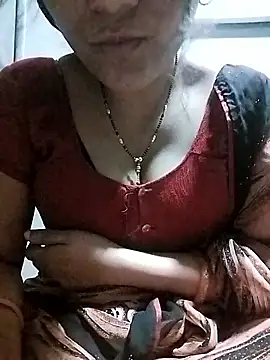 Snapshot of Hottestgirll chatting on October 10, 2025, 7:36 pm Hottestgirll online show from October 10, 2025, 7:36 pm