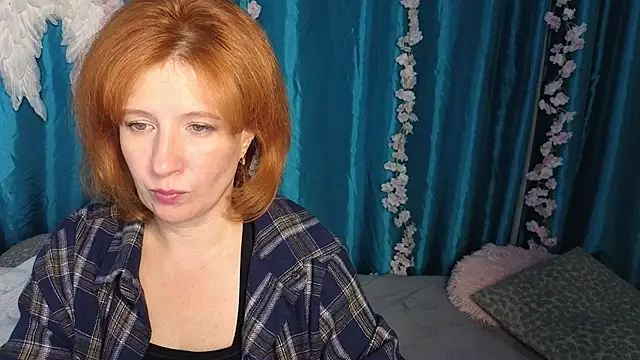 Snapshot of Elannaria chatting on October 12, 2025, 5:58 pm Elannaria online show from October 12, 2025, 5:58 pm