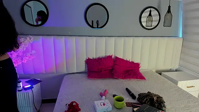 Snapshot of Mila_Hank_ chatting on November 29, 2025, 12:16 pm Mila Hank online show from November 29, 2025, 12:16 pm