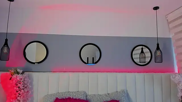 Snapshot of Mila_Hank_ chatting on September 12, 2025, 1:11 pm Mila Hank online show from September 12, 2025, 1:11 pm