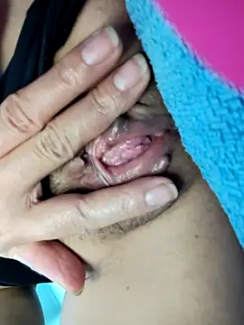 Snapshot of Lyly_suri07 chatting on December 22, 2025, 5:02 pm Lyly suri07 online show from December 22, 2025, 5:02 pm