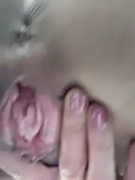 Lyly suri07 online show from December 2, 2025, 5:14 pm