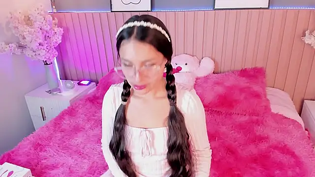 Snapshot of Annie__2 chatting on October 7, 2025, 12:06 pm Annie 2 online show from October 7, 2025, 12:06 pm