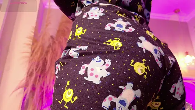 Snapshot of Annie__2 chatting on November 20, 2025, 3:07 am Annie 2 online show from November 20, 2025, 3:07 am