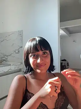 Amberdecolombia online show from November 16, 2025, 8:13 pm