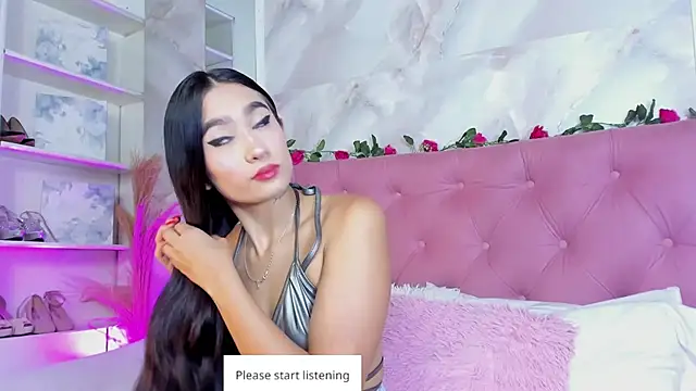 Snapshot of Nicolqueen_ chatting on October 17, 2025, 11:12 am Nicolqueen online show from October 17, 2025, 11:12 am