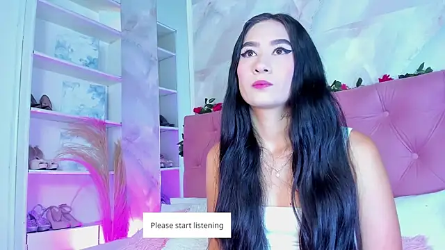 Snapshot of Nicolqueen_ chatting on November 19, 2025, 10:59 am Nicolqueen online show from November 19, 2025, 10:59 am