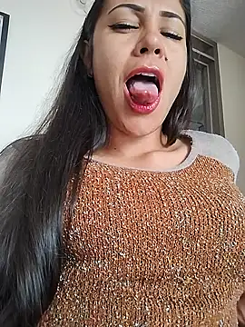 Snapshot of KittyHoleshot87 chatting on September 10, 2025, 4:06 pm KittyHoleshot87 online show from September 10, 2025, 4:06 pm