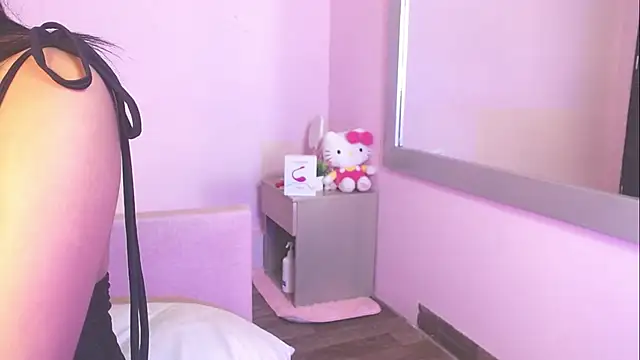 kiity horny  online show from December 17, 2025, 12:32 pm