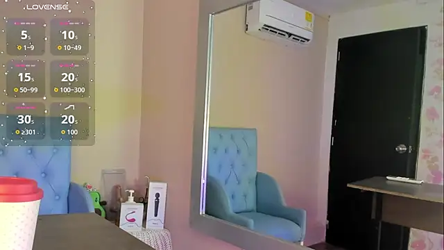 kiity horny  online show from April 14, 2026, 12:54 pm