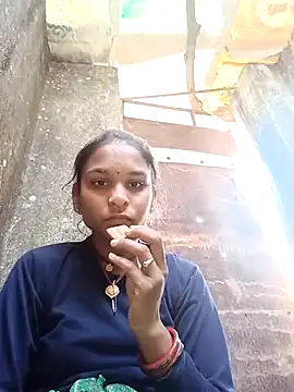 Idhika Jha online show from December 2, 2025, 9:11 am