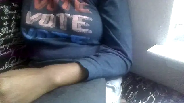 prettymaa online show from October 16, 2025, 8:50 pm