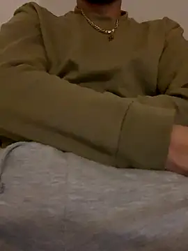 Snapshot of bmwe71 chatting on October 13, 2025, 9:16 pm bmwe71 online show from October 13, 2025, 9:16 pm